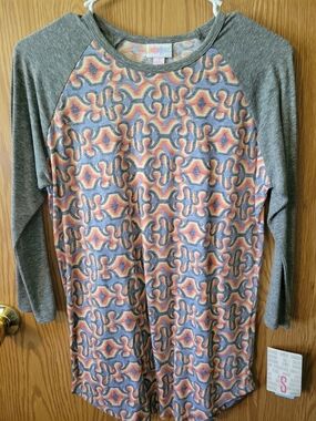 LuLaRoe Randy Gray Raglan Top with Multicolor Geometric Print